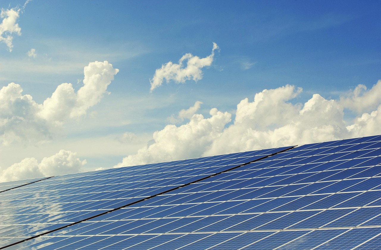 Zonreflectoren verlichten een energiezuinig huis.